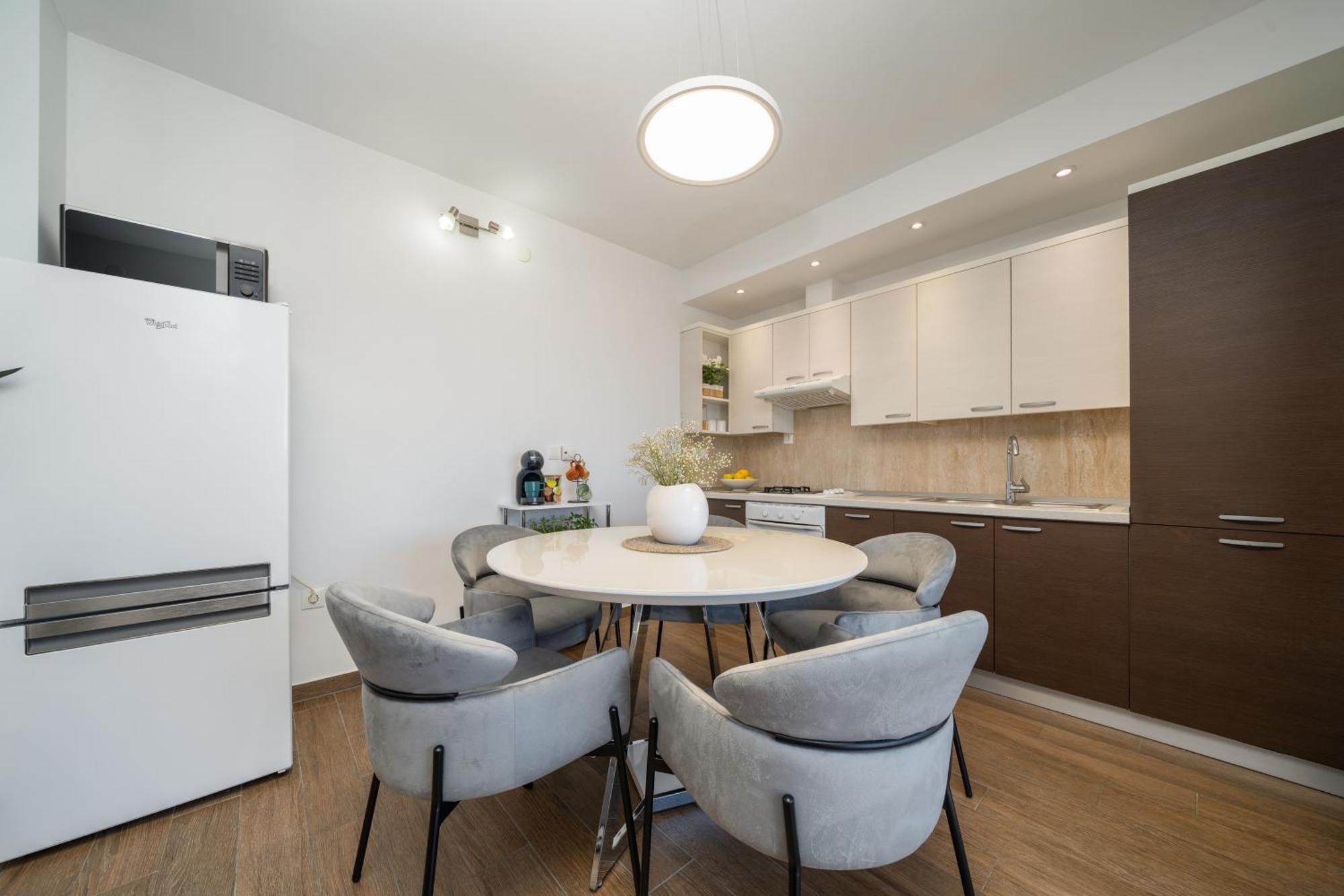 Ana Apartment