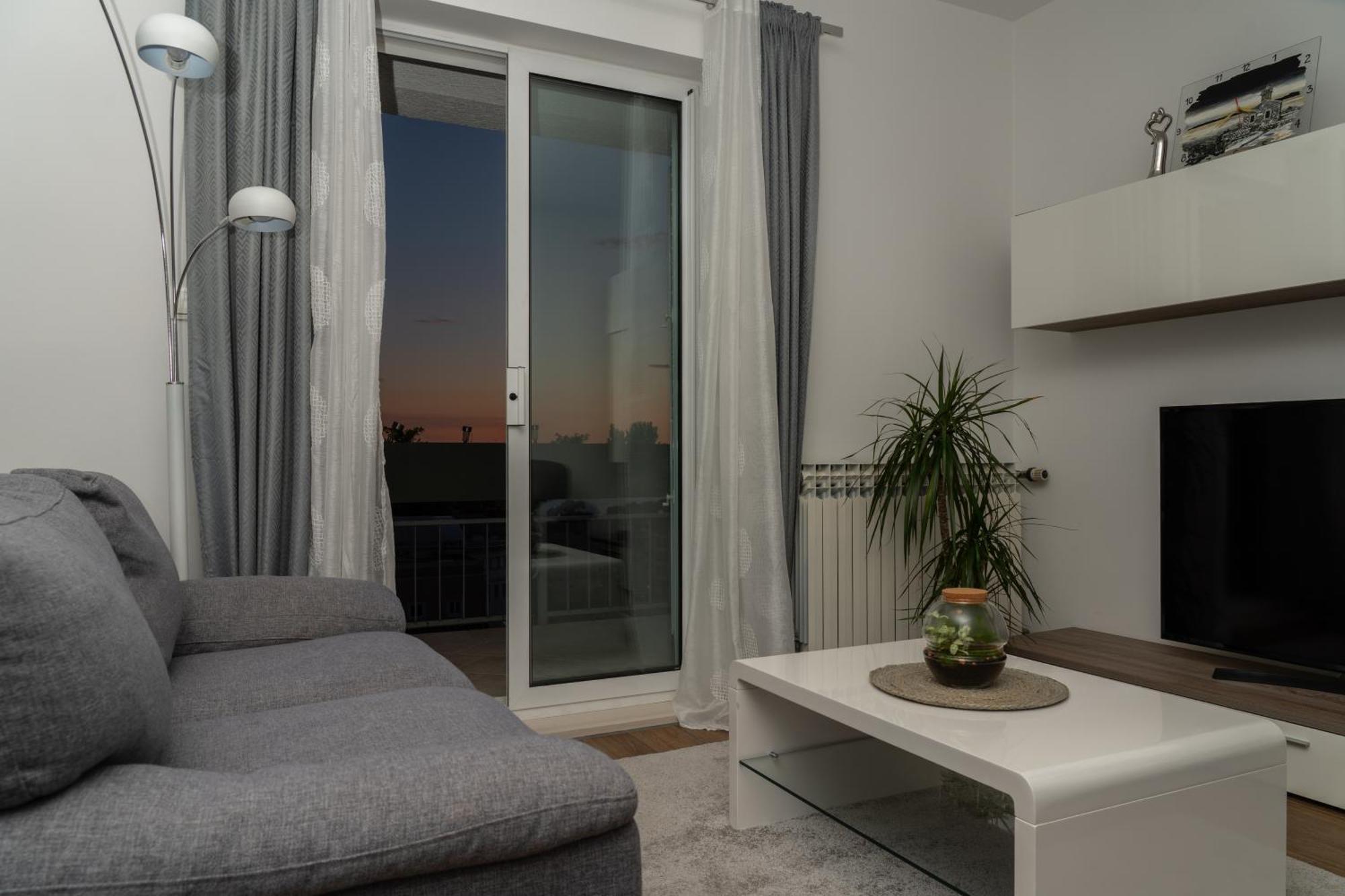 Apartma Ana *